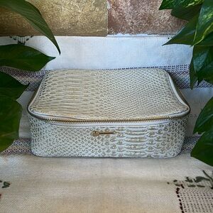 Stella & Dot Women’s Snake Gold/Cream Crocodile Print Travel Beauty Jewelry Bag